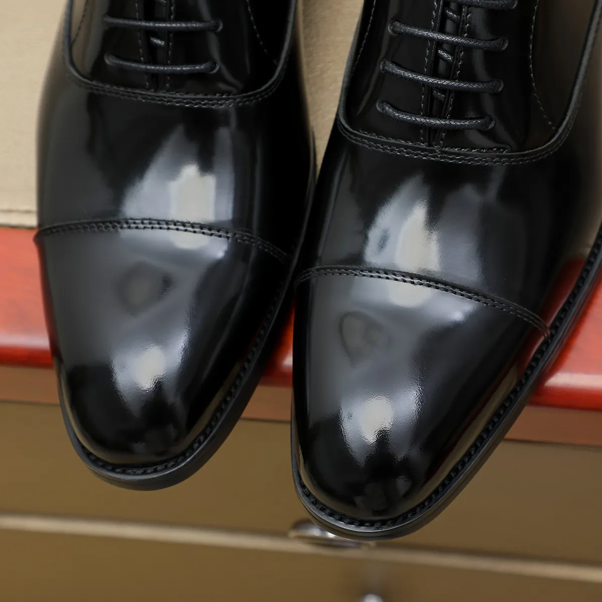 Men's shoes 💰600 💰 Louis Vuitton LV ® Autumn and Winter 🆕 models 🔛Full shoe counter First layer cowhide, 🐂Leather lined casual shoes for men, super soft outsole, a must-have for driving. Counter synchronization Original first layer cowhide Completely 1:1 mold customization 🌹Top version, color optional! Number: 38-45 (37.46. Customized)